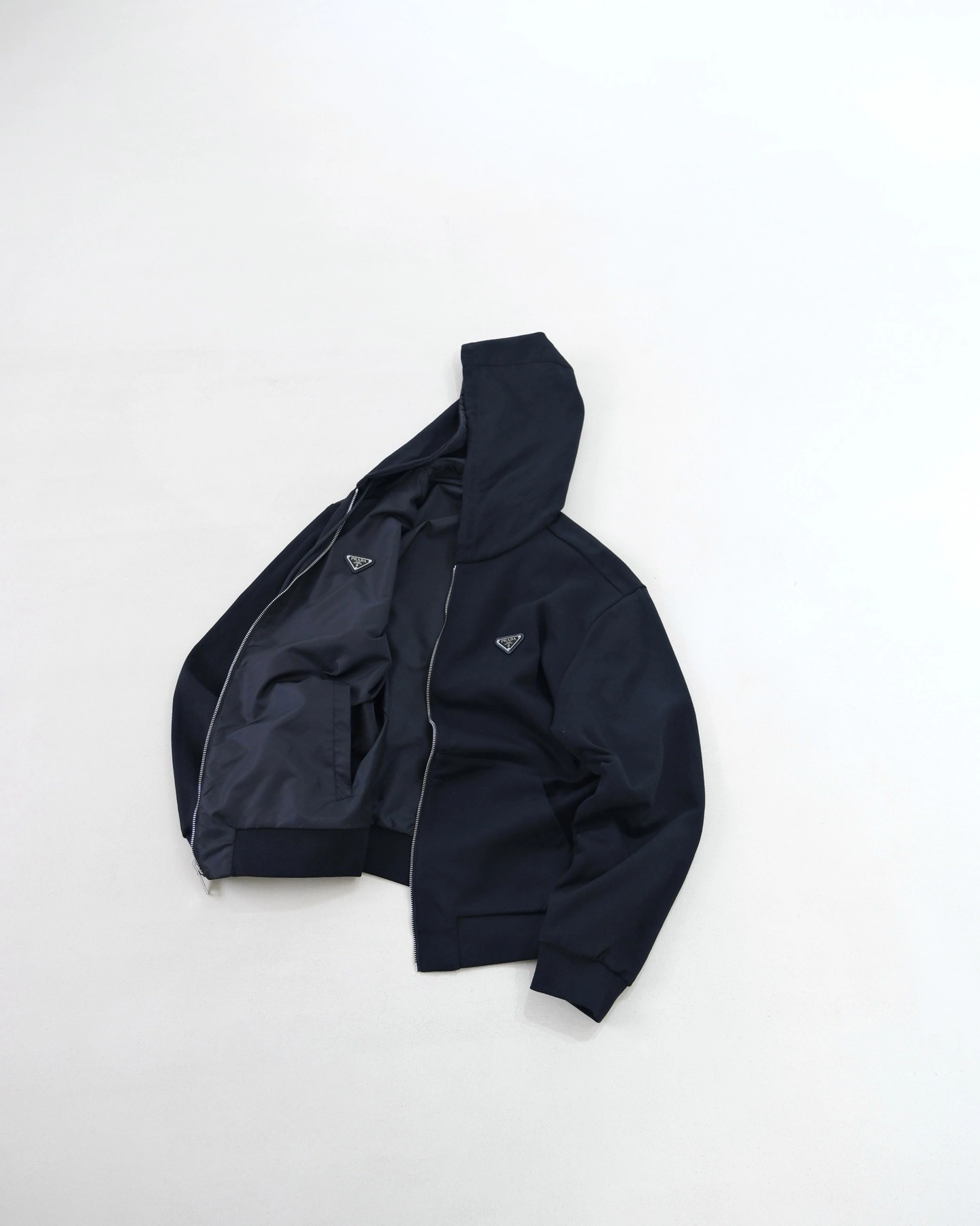 wg.luxury -- Pr141 reversible nylon item: E-F110J1434